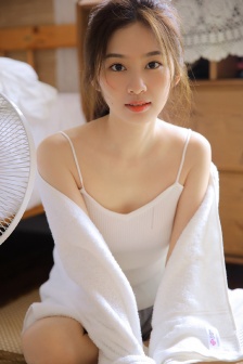 老公一边哄我一边和小三联系